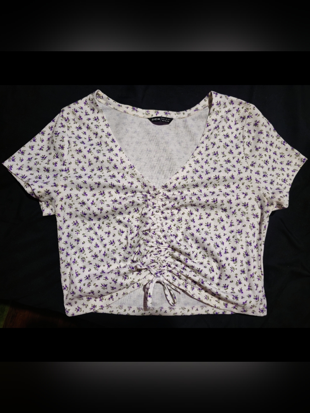 Drawstring front ditsy floral short sleeve crop top